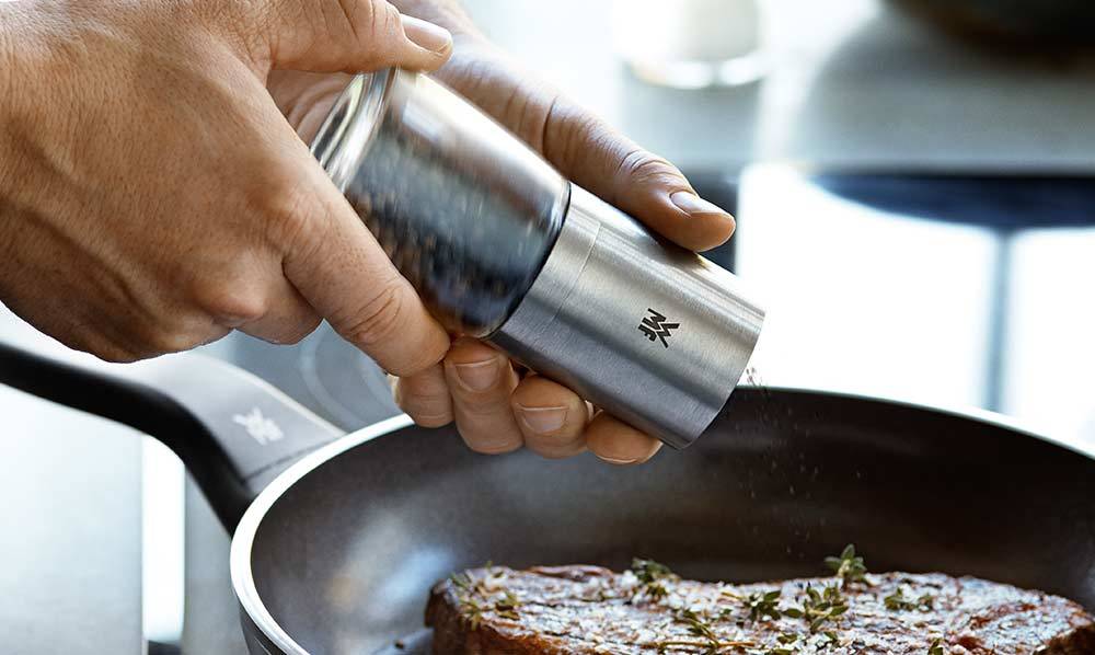 Ceramill-molens met origineel maalwerk van keramiek — Voeg smaak toe in een handomdraai